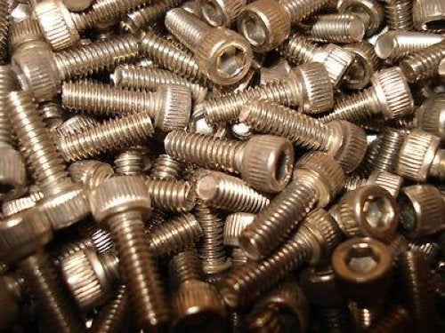 Fastenal Package of 25 73422 Stainless Steel SHCS 8-32 X 1/2