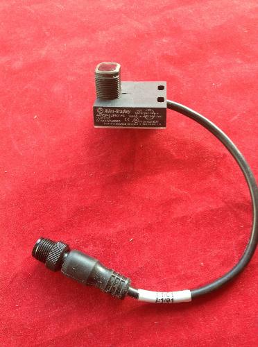 Allen Bradley 44RSP-2JPE3-F4 POLARIZED Sensor USNP