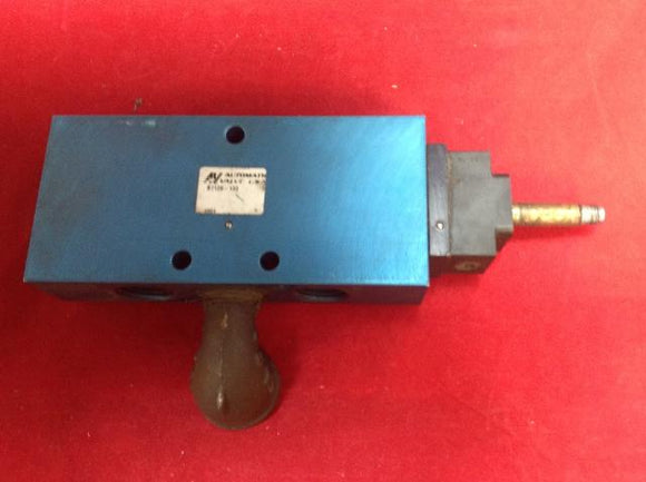 Automatic Valve AV B7128-133 Large Pneumatic Valve & 90 Deg 1/2 Fitting USNP
