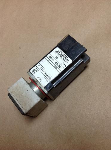 Allen Bradley 800MS-CPB16 120VAC Square Head Pushbutton USNP (B1)