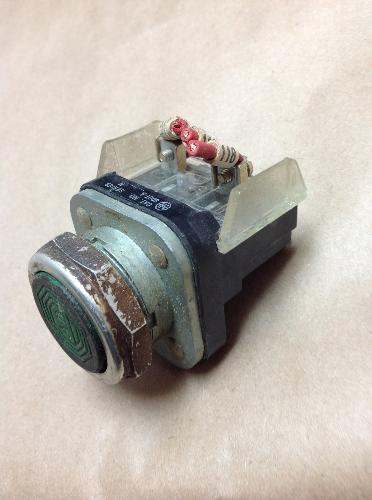 Allen Bradley 800T-A Green Flush Mount Pushbutton USNP (B29)