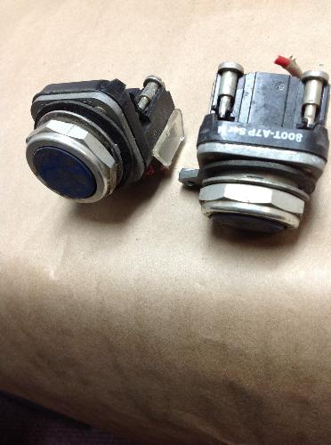 Allen Bradley Lot Of 2 800T-A7P Ser:N Blue Flush Mount Pushbuttons USNP (B79)