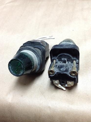 Allen Bradley Lot Of 2 800T-P16 Green 120V Pushbuttons USNP (B48)