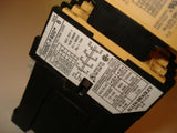 Allen Bradley 700DC-F400 SER: B 24VDC & 195-FA40 SER: A Contactor