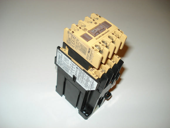 Allen Bradley 700DC-F400 SER: B 24VDC & 195-FA40 SER: A Contactor