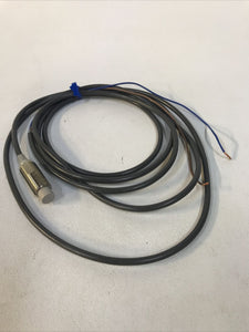 OMRON  E2E2-X8MD1 Proximity Switch Used