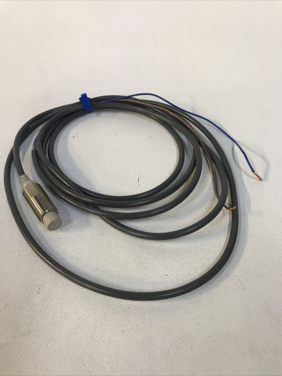 OMRON  E2E2-X8MD1 Proximity Switch Used