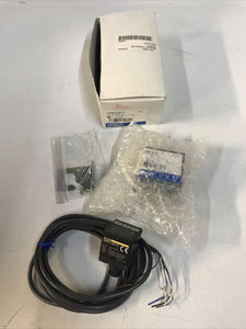 Omron E8F2-A01C 12-24VDC Pressure Sensor Easy-to-Read LED Display W/ EF89-F4