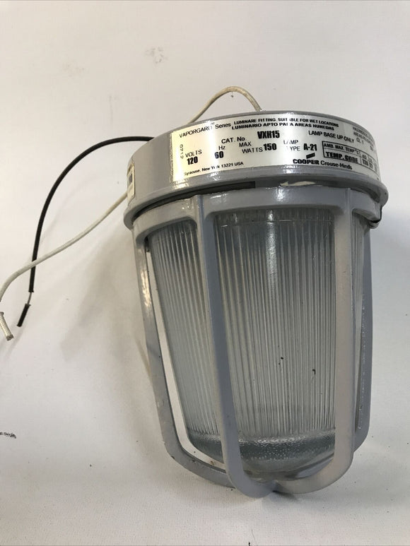 Cooper Crouse-Hinds VXH15 Light Fixture Vaporgard Industrial Light