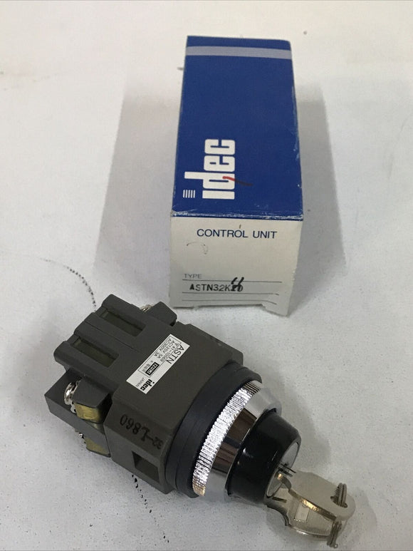 Idec ASTN32K11 Key Switch AC125V 5A AC300V 3A 41-10569