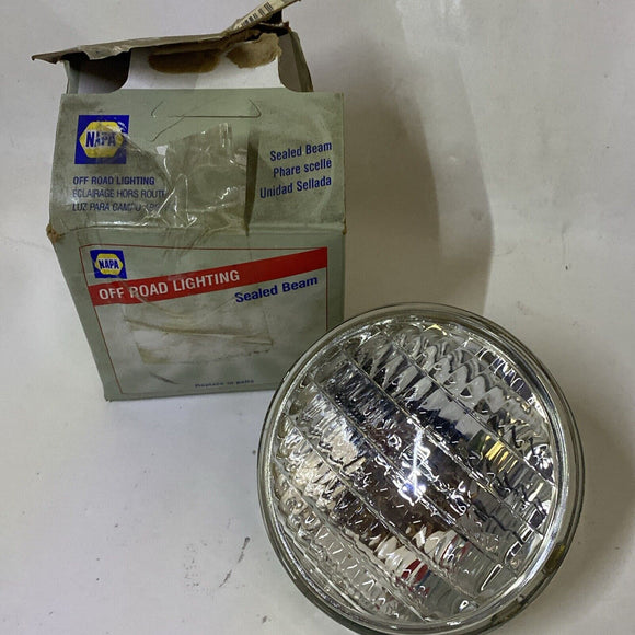 Napa 4411-1 12V Round Sealed Beam Tractor Light
