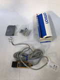 Omron E3S-R2E43 12-24 VDC Photoelectric Switch